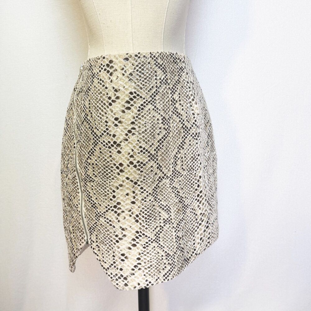 Olivaceous | Snake Skin 3D Diagonal Zipper Mini Skirt | Sz S | Brown Cream Gray